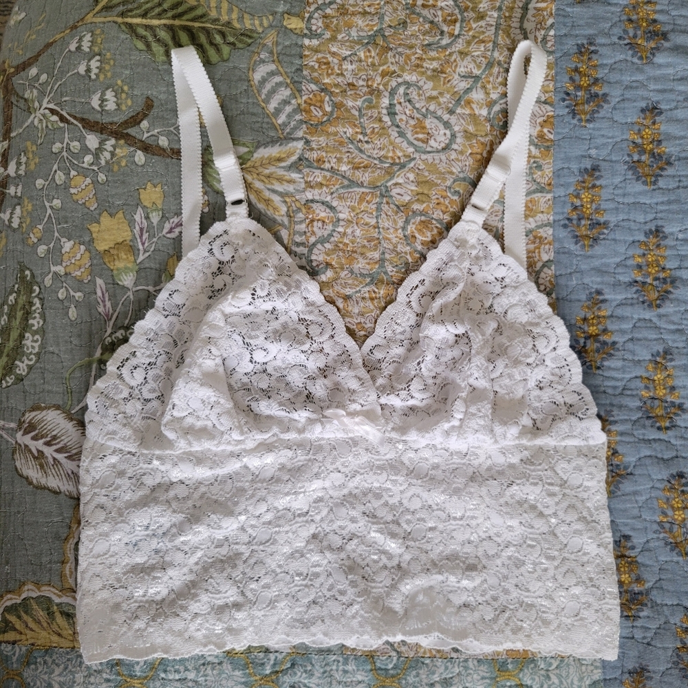 Undercover Wear | Vintage White Lace Bralette